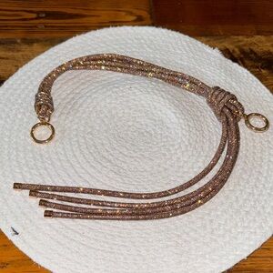 Rocknot Swing Strap in Light Gold.